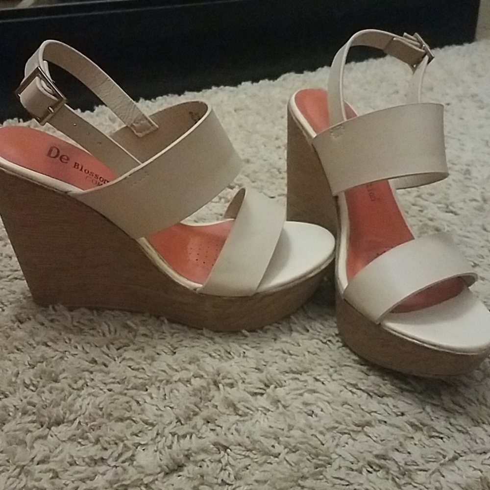 De Blossom Collection Beige Wedges